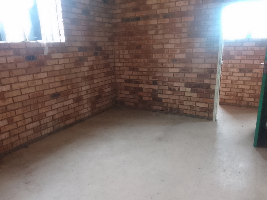 To Let Commercial Property for Rent in Oos Einde North West